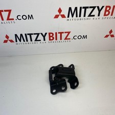 Door Hinge Upper And Lower Front for Mitsubishi DELICA L400 PB6W GEN 4 3.0