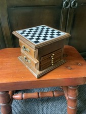 QUIRKY CUP MATS WITH DART BOARD WITH DARTS AND CHESS BOARD TOP STORAGE