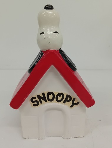Snoopy piggy bank red doghouse - bank,