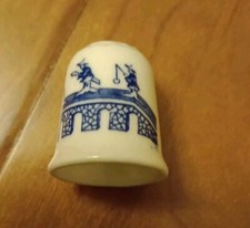 Coalport Thimble Blue Willow Collectors Vintage  Fine Bone China Very good cond