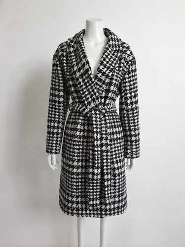 New look black white - &,