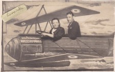 OLD PHOTO MAN WOMAN HUMOUR AEROPLANE PROP BIPLANE AVIATION EE 465