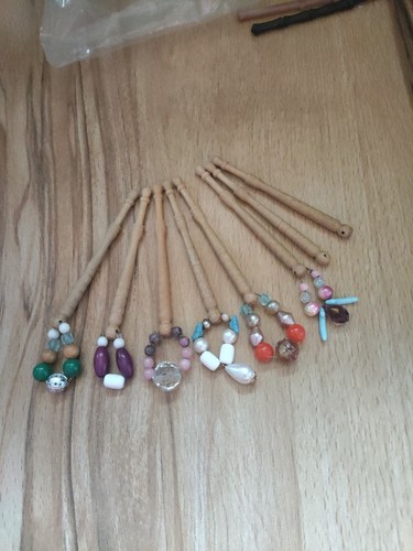 Wooden lace making - 8x,