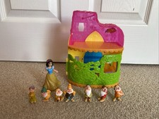 Disney Princess Magiclip Snow White Doll With House And 7 Dwarfs