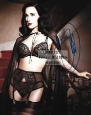Dita Von Teese      8 x10"