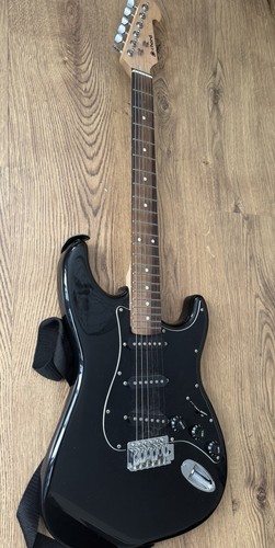 Chord electric guitar - guitar, with