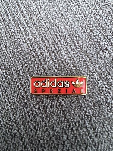 Spezial pin badges - spezial, rudi