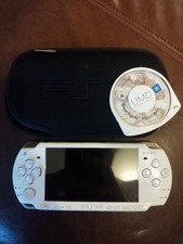 Sony PSP White 2000+CHARGER+Street fighter Alpha 3 Max (SPARES & REPAIRS) BROKEN