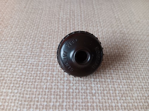 Vintage bakelite round - round, 2