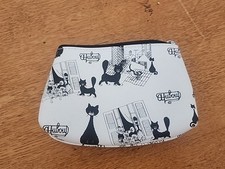 This make-up bag from 1ere