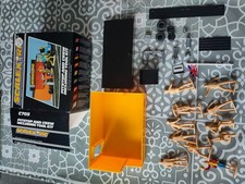 Scalextric *USED* 1/32 Accessories C703 Pit Stop and Crew including Tool Kit