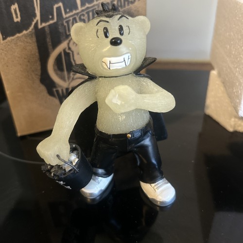 Bad taste bears glow - bad,