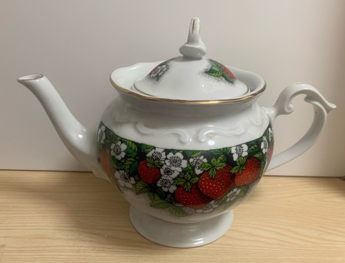 Chodziez strawberry teapot - chodziez,