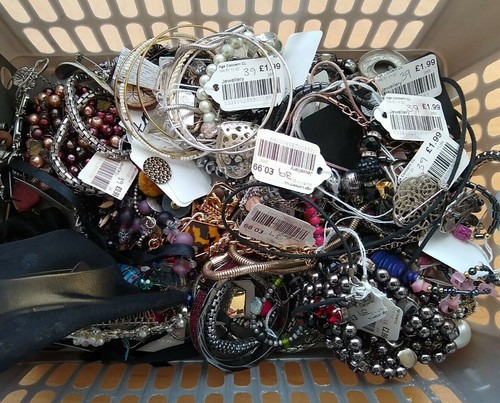 Job lot costume jewellery - lot,