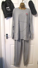 "NEW"Qatar Airways Formula One Business Class Grey Pyjamas/Slippers & bag MEDIUM