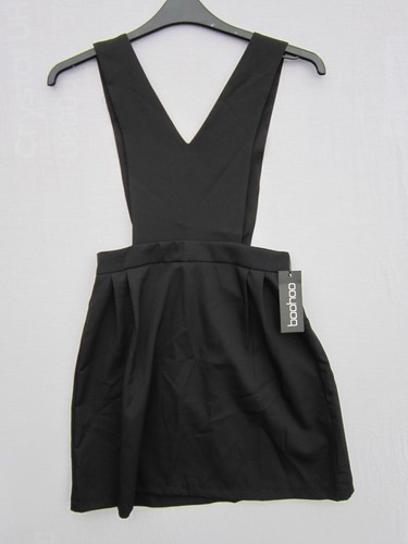 Boohoo size black pinafore - size,