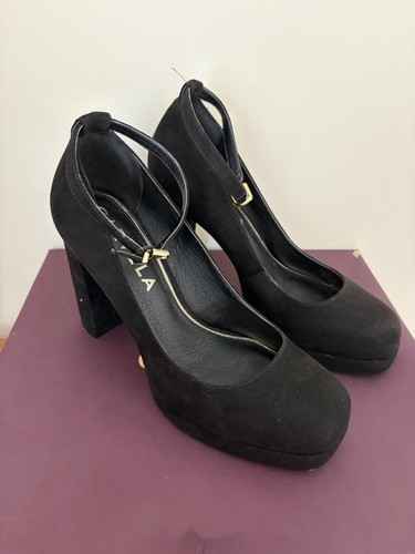 Carvela new black suede - new,
