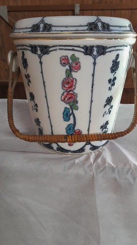 Losol ware handled and lidded - ware,