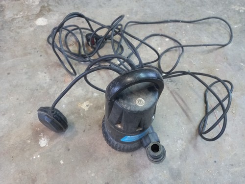 Sump pump with vertical - pump,