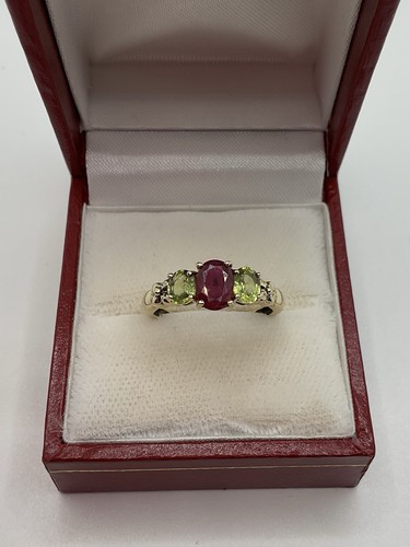 9ct yellow gold ruby - 9ct, &