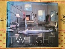 TWILIGHT. PHOTOGRAPHS BY GREGORY CREWDSON.