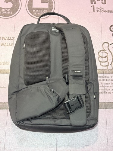 Incase black sling backpack - black,