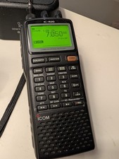 Icom IC-R20 with Desktop