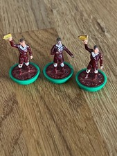 Subbuteo C107 Referee and Linesmen, Rare maroon/claret colour