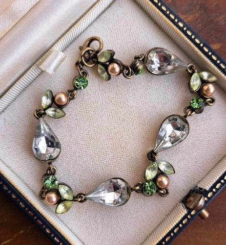 Vintage style pink green - style,