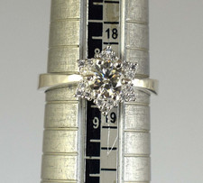 White Diamond Solitaire 1.05