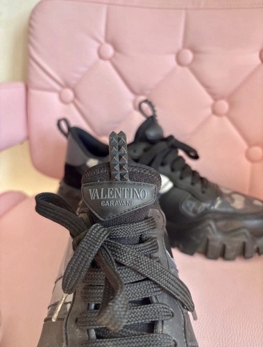Authentic valentino garavani - authentic,