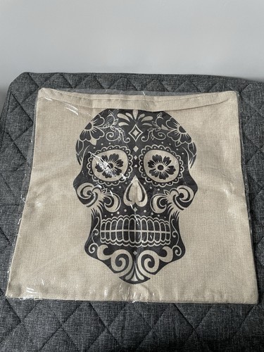 Cream sugar skull - skull, cushion