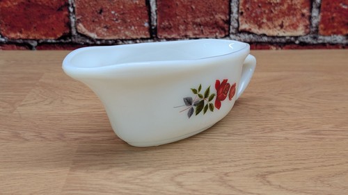 Vintage pyrex gravy boat - gravy,