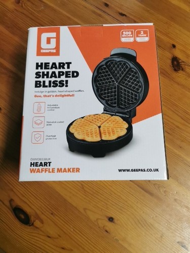 Geepas waffle maker iron - waffle,