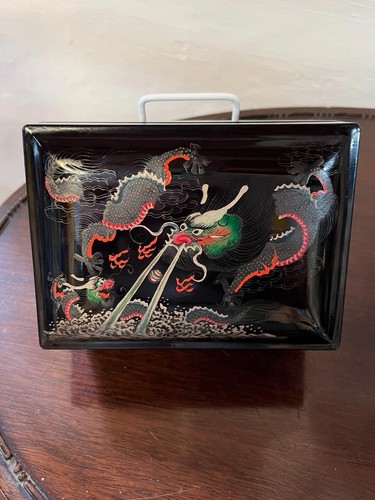 Chinese lacquered box adorned - chinese,