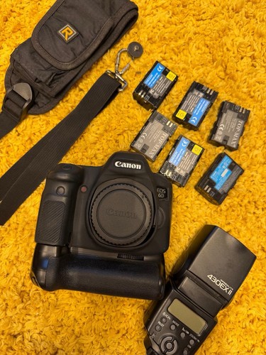 Canon eos digital slr - a,