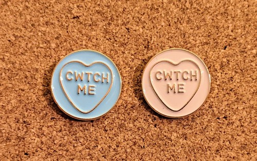 Welsh cwtch valentine - 'cwtch, me'