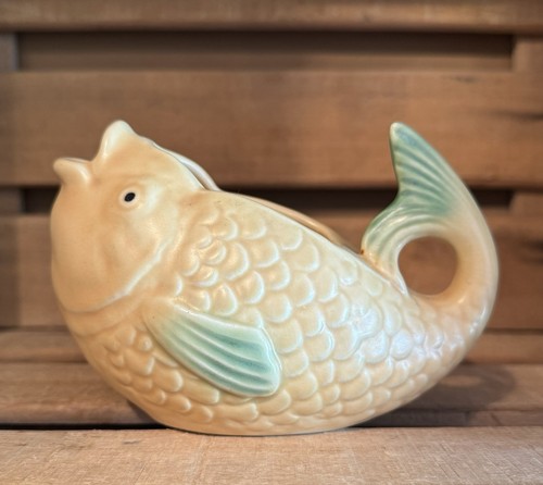 Vintage kitsch aged pottery - aged,