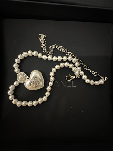 Pearls heart chanel choker - &,