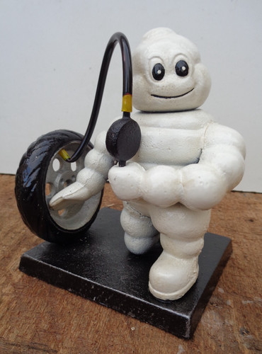 Heavy cast metal model - heavy,