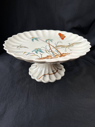 Antique raised fluted - raised, cake