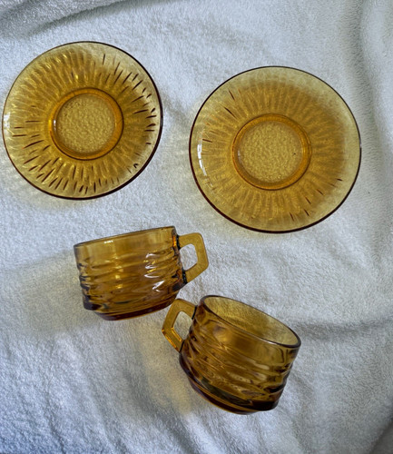 Vintage unmarked amber pressed - unmarked,