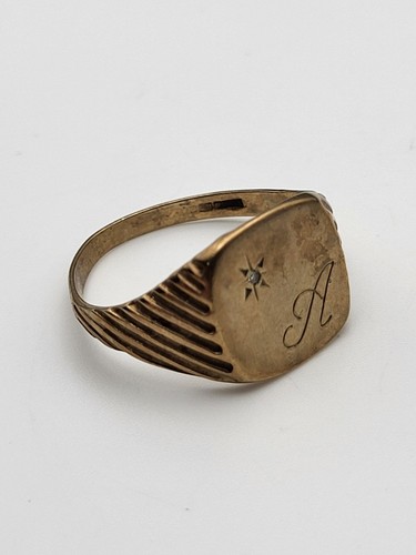 Vintage 9ct gold square - 9ct, signet