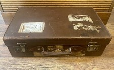 ANTIQUE VINTAGE LEATHER CASE SUITCASE/TRUNK LUGGAGE. CIRCA 1950.