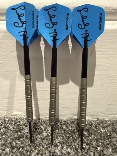 Rare mike gregory darts - b&w,