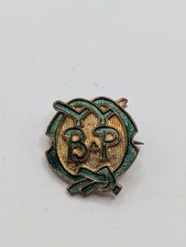 Guiding B.P Baden Powell Vintage Green Enamel Girl Guides Pin Badge