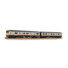 Graham Farish 371-336 N Gauge 371-336 Class 150/1 2-Car DMU 150133 BR GMPTE (Reg