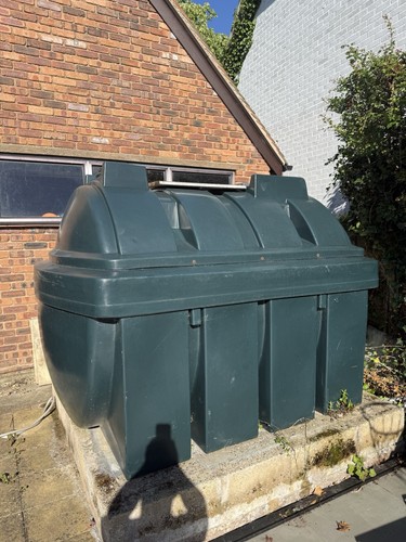 Oil storage tank bunded - storage,
