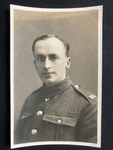 Bespectacled ww1 soldier - bespectacled,