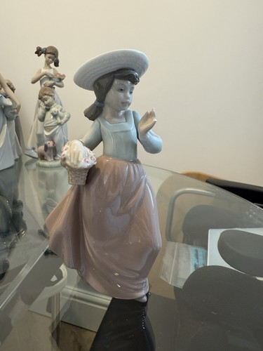 Vintage figurine nao - nao, by